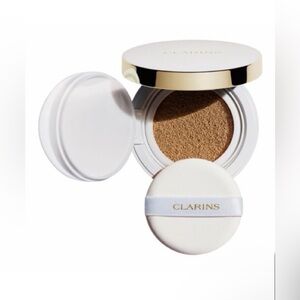 Clarins Everlasting Cushion Long-Wearing, Hydrating Foundation 110 Honey NWOB